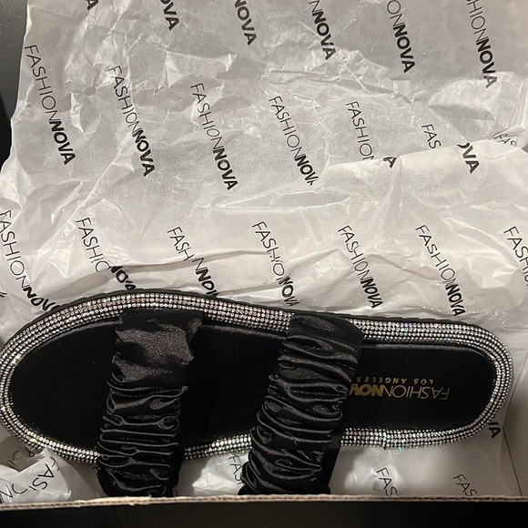 Fashion nova Rossi black sandals - Picture 4 of 4